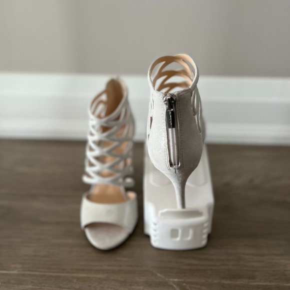 Vince Camuto Strappy Heels - Picture 6 of 6